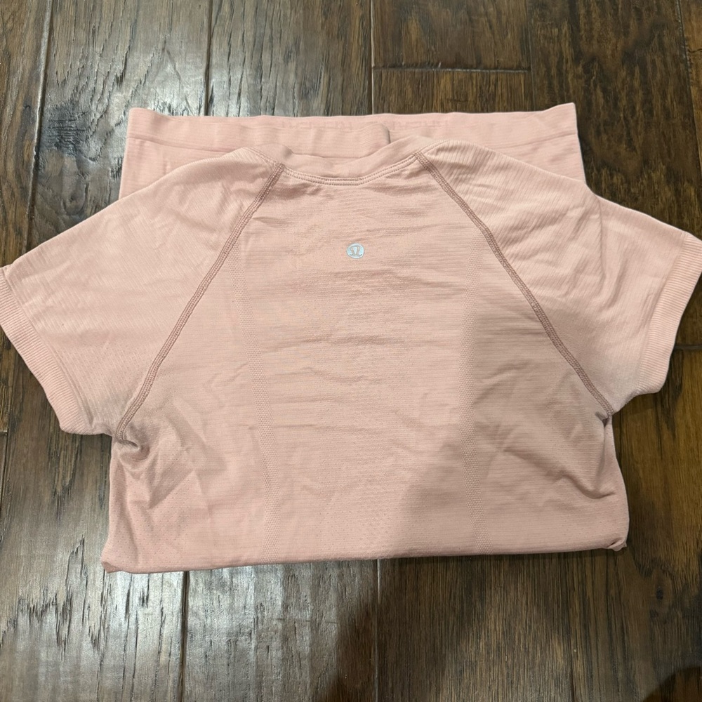 Lululemon swiftly tech short sleep pink size 4